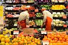 Gli italiani e il cibo nelle crisi e oltre: tagli a tavola per un italiano su due