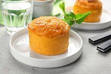 Tortini di carote e crema di piselli