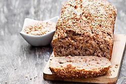 Pane ai semi di lino: la ricetta light di un pane super croccante