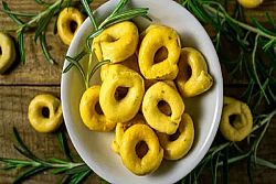 Tradizione rivisitata con i taralli zenzero e curcuma